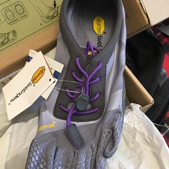 Vibram 5 finger toe shoes - Picture 3 of 3